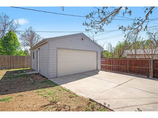 1785 Florence St, Aurora, CO 80010