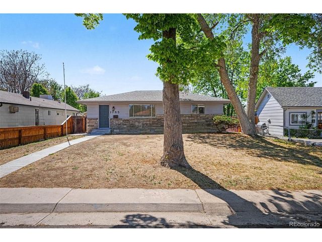 1785 Florence St, Aurora, CO 80010