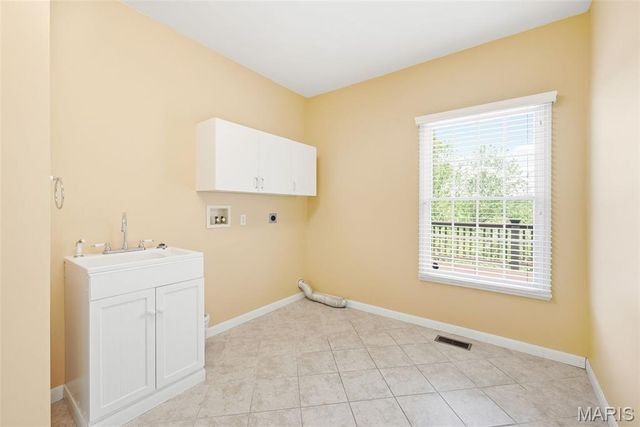 604 Wyndham Crossings Circle, Des Peres, MO 63131