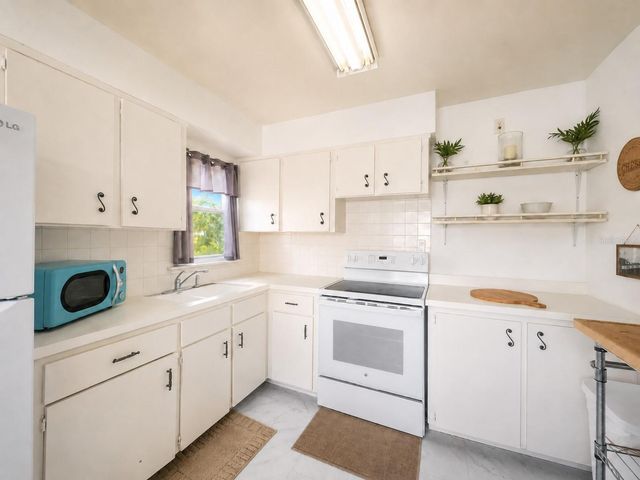 617 NE 25TH AVENUE, Ocala, FL 34470