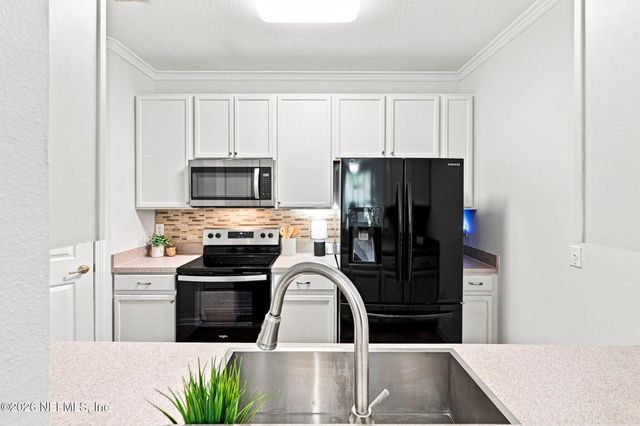 7990 BAYMEADOWS Road E 201, Jacksonville, FL 32256