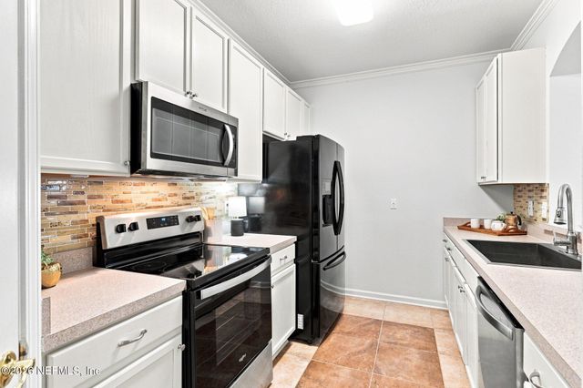 7990 BAYMEADOWS Road E 201, Jacksonville, FL 32256