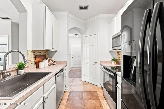 7990 BAYMEADOWS Road E 201, Jacksonville, FL 32256