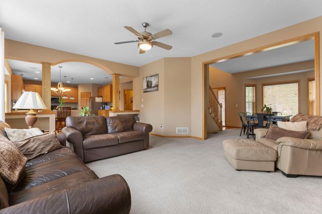 1122 Drew Drive, Woodbury, MN 55129