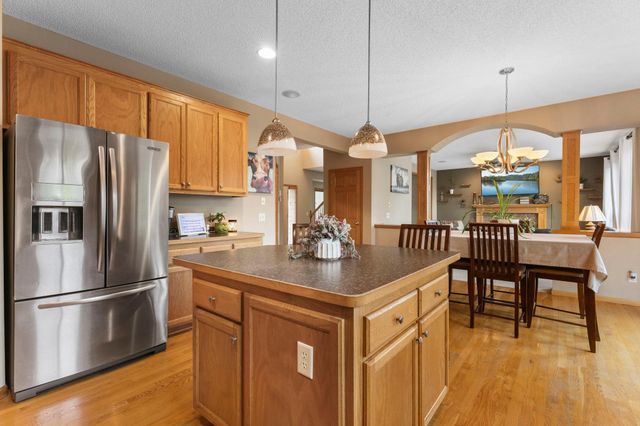 1122 Drew Drive, Woodbury, MN 55129