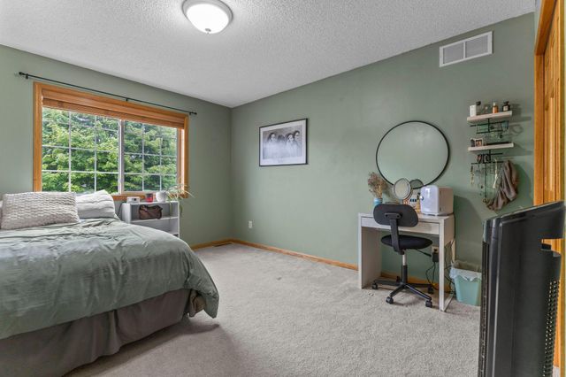 1122 Drew Drive, Woodbury, MN 55129