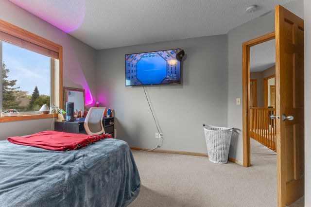 1122 Drew Drive, Woodbury, MN 55129