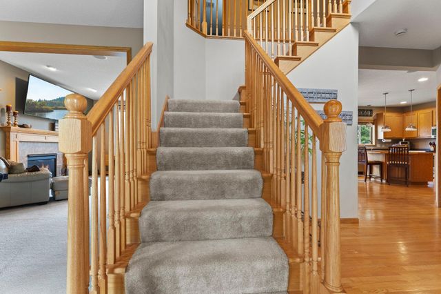 1122 Drew Drive, Woodbury, MN 55129