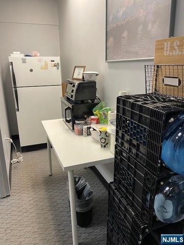 16 Arcadian Way, Paramus, NJ 07652