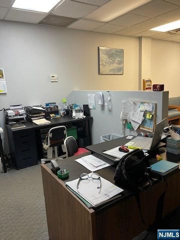 16 Arcadian Way, Paramus, NJ 07652