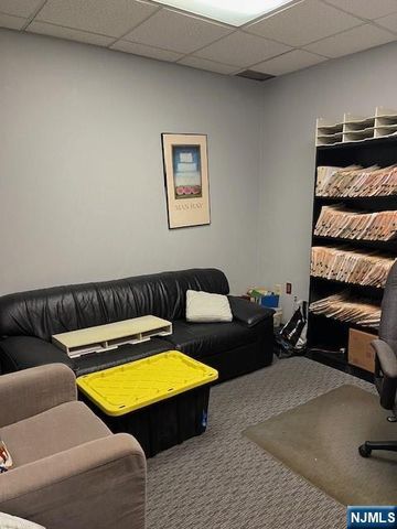 16 Arcadian Way, Paramus, NJ 07652