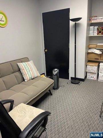 16 Arcadian Way, Paramus, NJ 07652