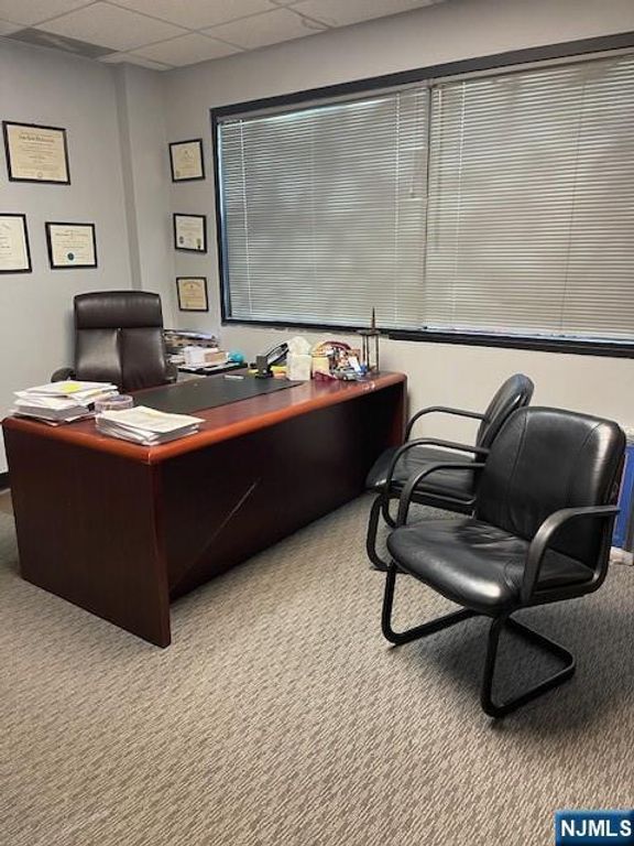 16 Arcadian Way, Paramus, NJ 07652