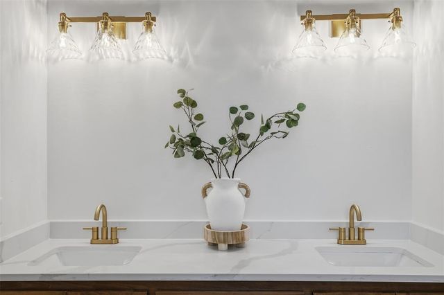 975 Hadley Lane, Tuttle, OK 73089