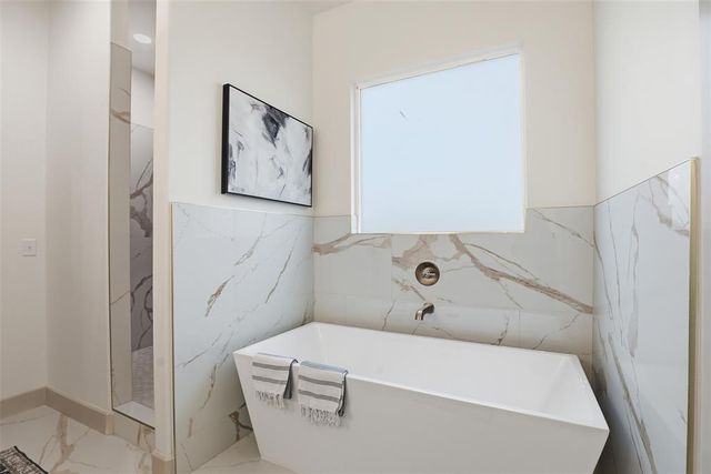 975 Hadley Lane, Tuttle, OK 73089