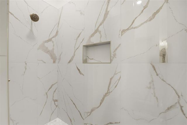 975 Hadley Lane, Tuttle, OK 73089