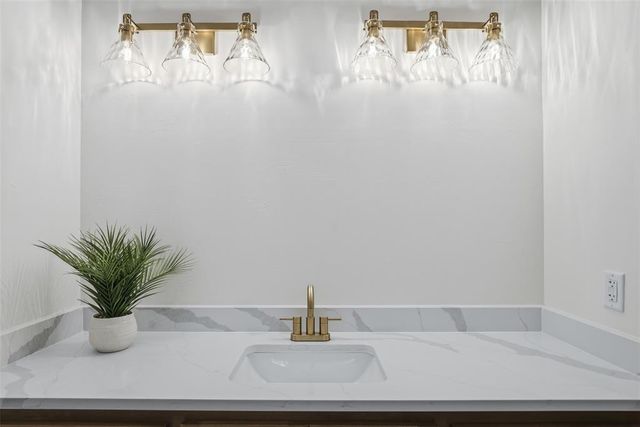 975 Hadley Lane, Tuttle, OK 73089