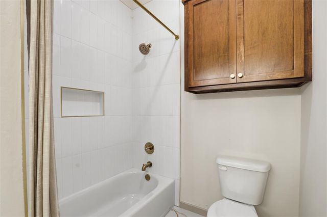 975 Hadley Lane, Tuttle, OK 73089