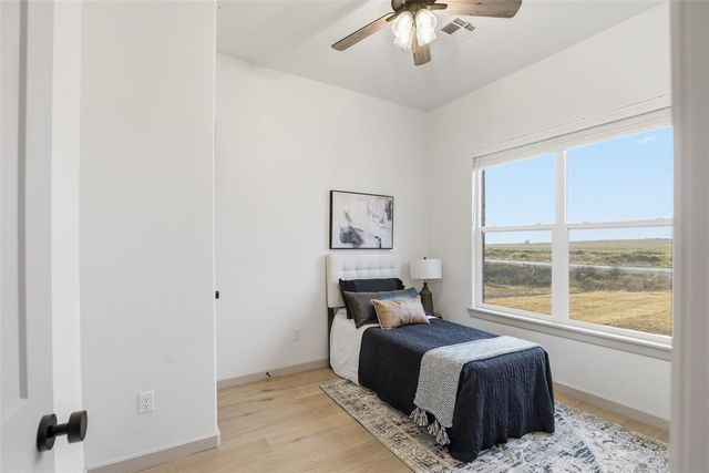 975 Hadley Lane, Tuttle, OK 73089