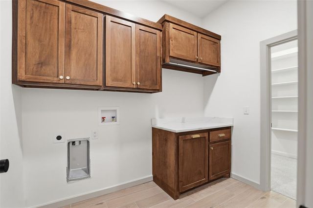 975 Hadley Lane, Tuttle, OK 73089