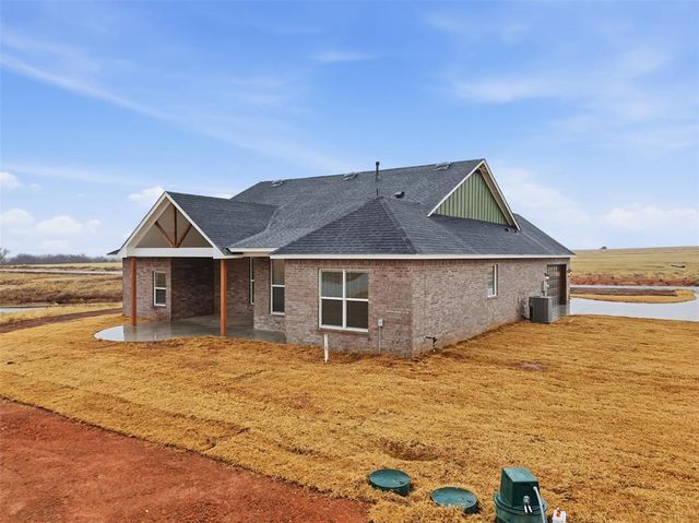 975 Hadley Lane, Tuttle, OK 73089