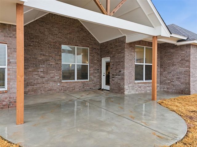 975 Hadley Lane, Tuttle, OK 73089