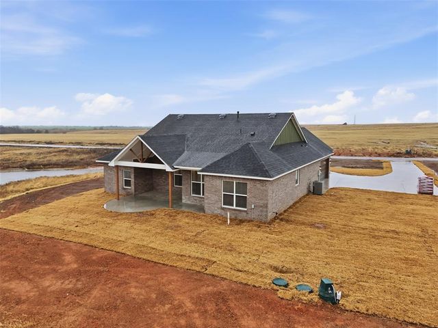 975 Hadley Lane, Tuttle, OK 73089