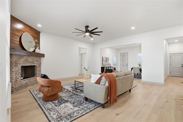 975 Hadley Lane, Tuttle, OK 73089