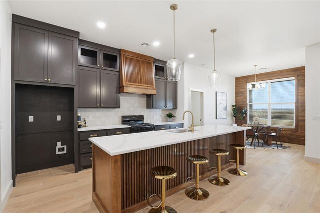 975 Hadley Lane, Tuttle, OK 73089