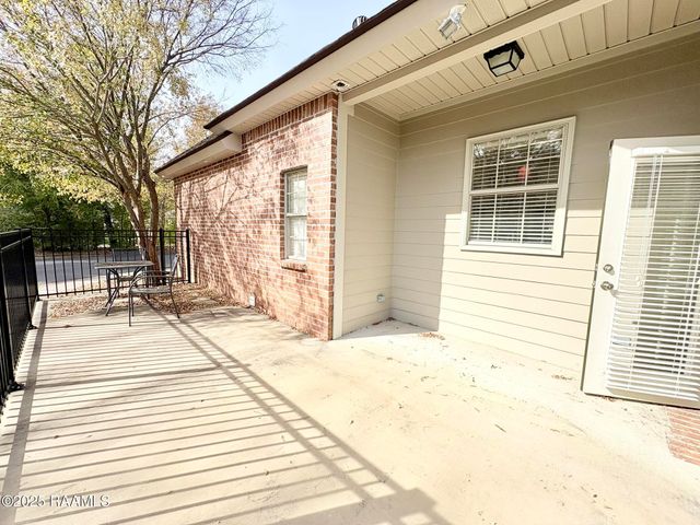 23 Courtyard Circle, Lafayette, LA 70508