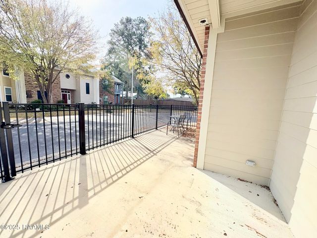 23 Courtyard Circle, Lafayette, LA 70508