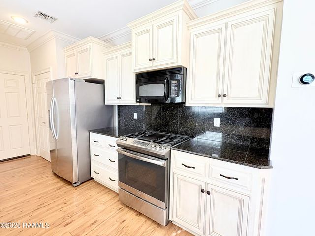 23 Courtyard Circle, Lafayette, LA 70508