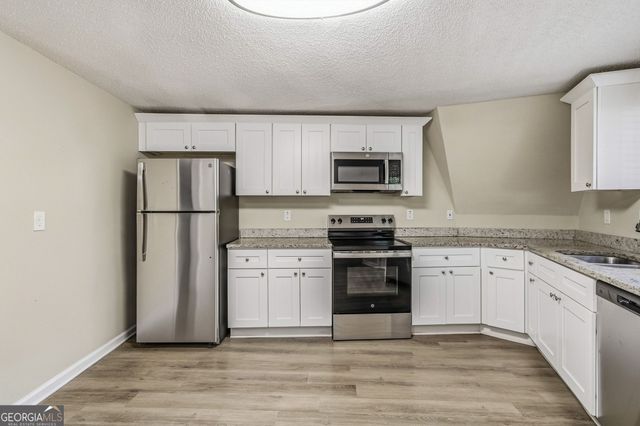 377 Windsor Farms Drive, Lawrenceville, GA 30046