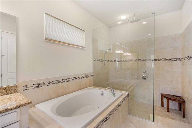 11427 LAKE LUCAYA DRIVE, Riverview, FL 33579