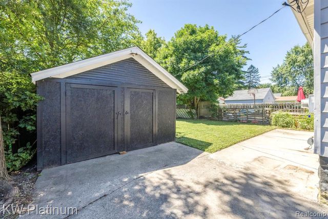 1322 Division Street, Port Huron, MI 48060