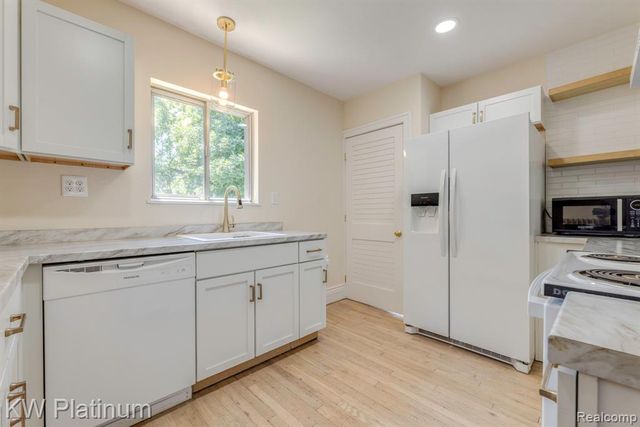 1322 Division Street, Port Huron, MI 48060