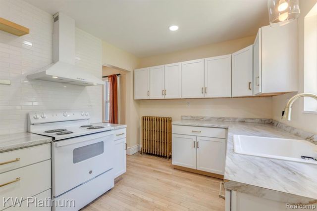 1322 Division Street, Port Huron, MI 48060