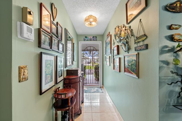 2017 SW Golf Lane 113, Boynton Beach, FL 33426