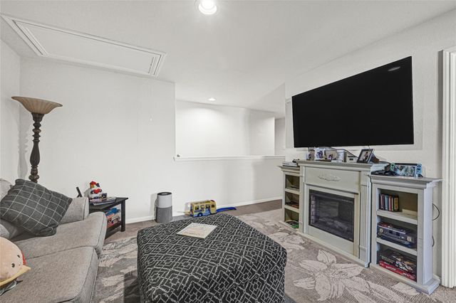 8322 Greys Lane, Houston, TX 77095