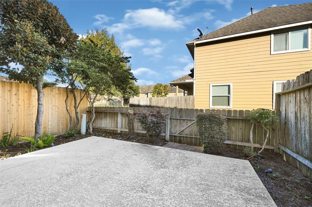 8322 Greys Lane, Houston, TX 77095