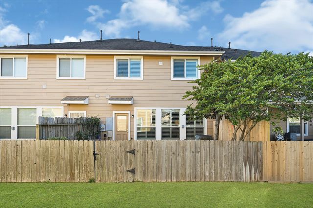 8322 Greys Lane, Houston, TX 77095