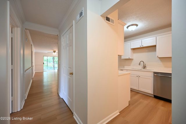 503 Forest Park Rd, Louisville, KY 40223