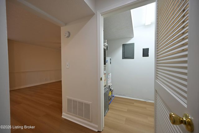 503 Forest Park Rd, Louisville, KY 40223