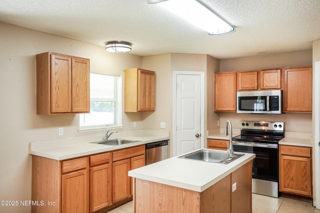 4303 WOODLEY CREEK Road, Jacksonville, FL 32218