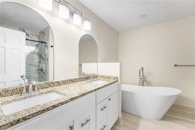 234 Shadow Lake Drive SW, Lilburn, GA 30047