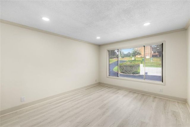 234 Shadow Lake Drive SW, Lilburn, GA 30047