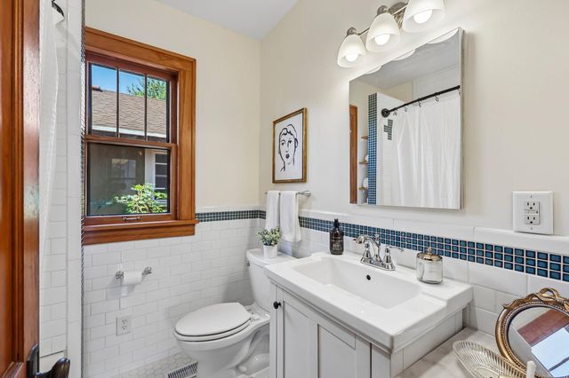 1162 James Avenue, Saint Paul, MN 55105