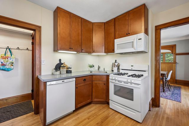1162 James Avenue, Saint Paul, MN 55105