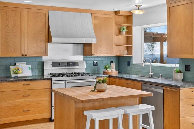 7101 Viewpoint Road, Aptos, CA 95003
