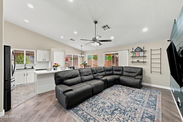2871 E MORGAN Drive, Gilbert, AZ 85295